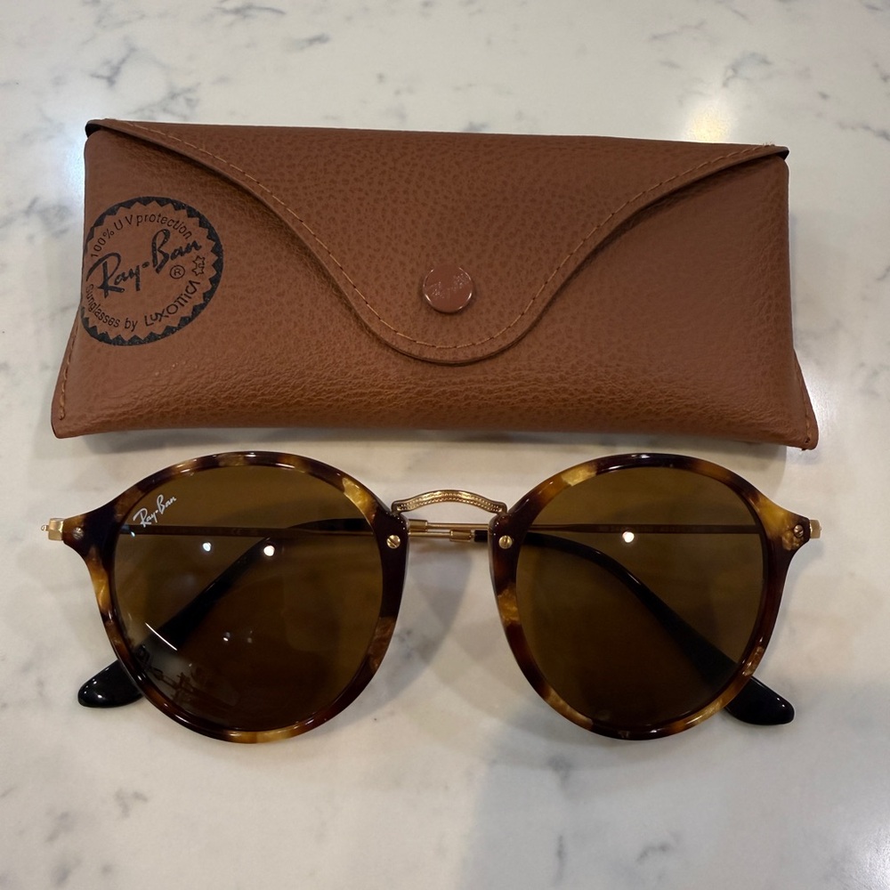 Ray-Ban Tortoise Brown Round Sunglasses - Picture 10 of 10